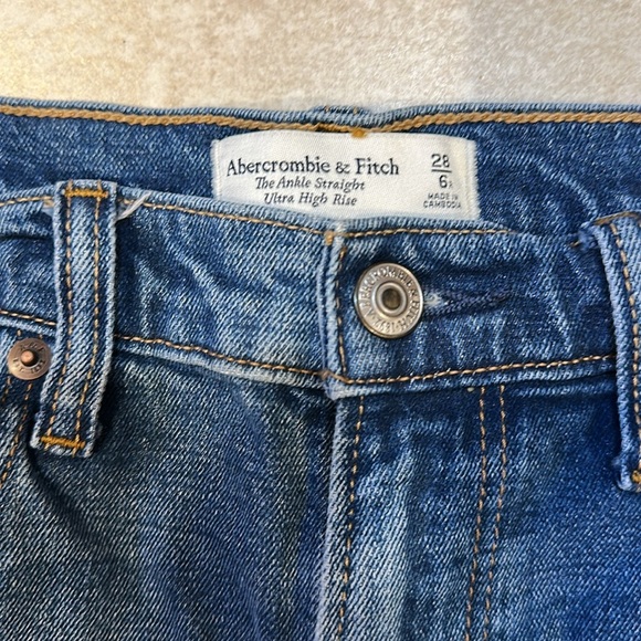 Abercrombie & Fitch Ankle Straight Ultra High Rise Destroyed Jeans 6 - Picture 3 of 7